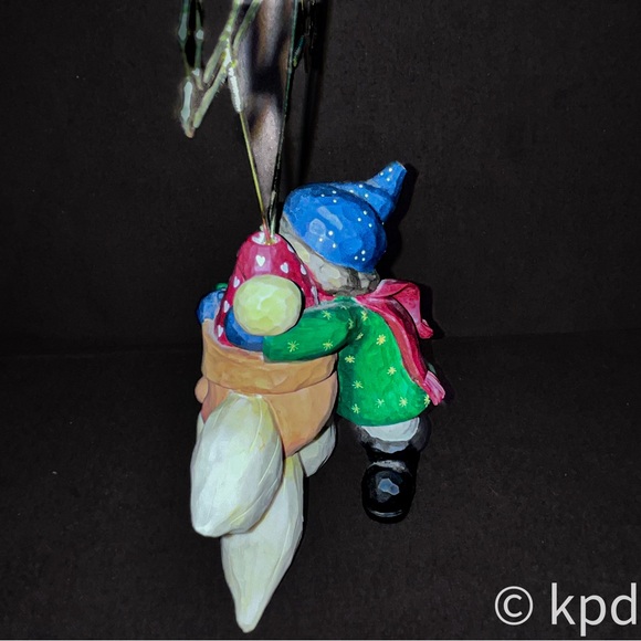 WhSanta & Snowman Holiday Card Display ~ Centerpiece Decoration - Picture 3 of 6